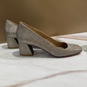 Stuart Weitzman Marymid block heel, gold metallic finish fabric shoe, Size 6M